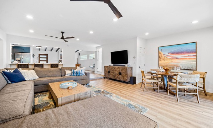 Encinitas House | Stunning home with lush yard, saltwater pool, hot tub, & outdoor kitchen