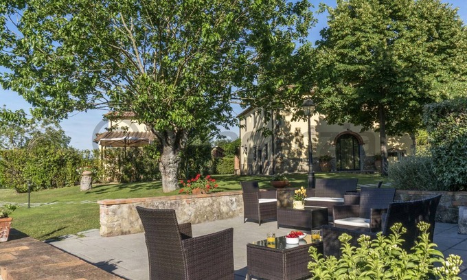 Terranuova Bracciolini House | Stunning villa with its own pool