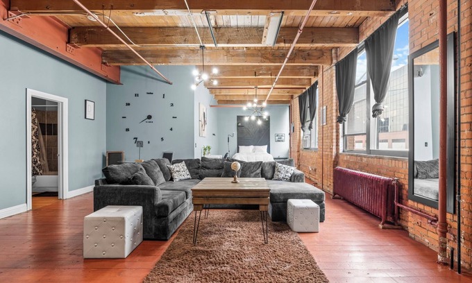Detroit Apartment | Stunning loft in brilliant Downtown Detroit ! Free Parking