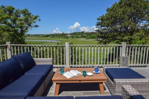 South Chatham House | Stunning Marsh Views Near Pleasant Street Beach