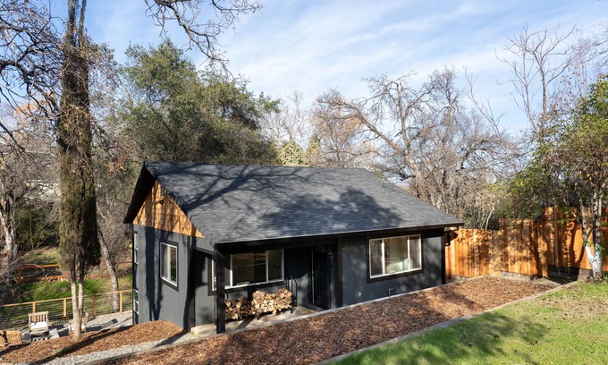 Redding House | Stunning modern downtown craftsman home in oasis