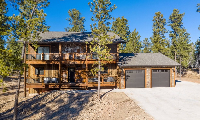 Deadwood Cabin | Stunning New Cabin in Powder House Pass with Hot Tub & Theater Room