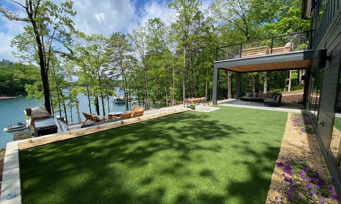Six Mile House | Stunning new construction Lake Keowee contemporary waterfront home!