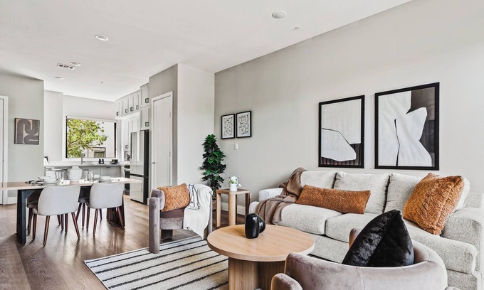 Fort Worth House | Stunning New Modern Magnolia Townhome- 2 bedrooms