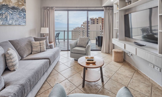 Puerto Penasco Condo | STUNNING, Newly Renovated, Oceanfront Condo- Sleeps 6.