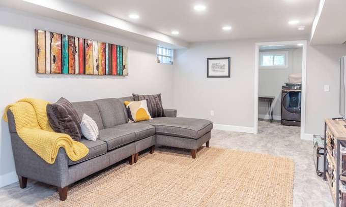 Central - Terry Apartment | STUNNING, Newly Renovated, 3-BR Apartment in Billings