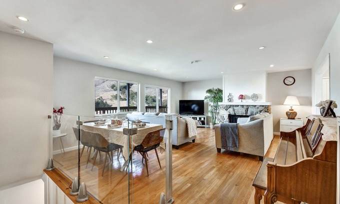 Sharp Park Villa | Stunning Ocean Mountain View Near SF+Beach 3 Suite