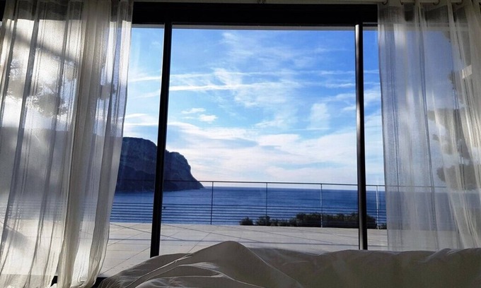 Cassis Villa | Stunning panoramic view, 150m from the sea, 4 Bedroom Villa