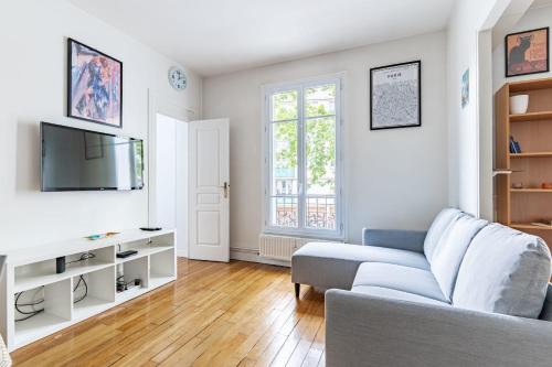 Cachan Apartment | Stunning Parkview Apartment close to Paris