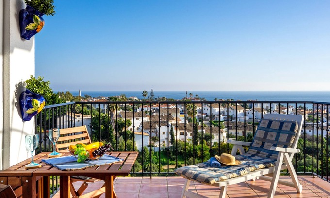 El Faro Apartment | Stunning penthouse with pool in El Faro by Costarentals - Ref 51