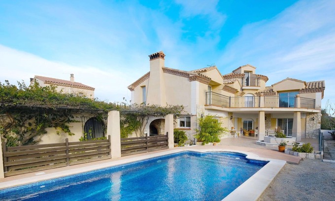Les Tres Cales Villa | Stunning private villa for 6 people with WIFI, private pool, TV, patio and parking