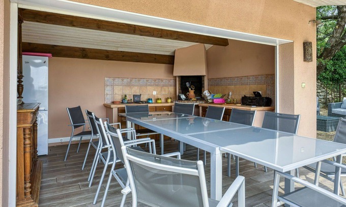 Sabran House | Stunning private villa for 5 guests with WIFI, A/C, private pool, TV and terrace