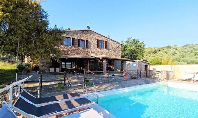 Campagnatico Villa | Stunning private villa with A/C, WIFI, private pool, TV, patio, panoramic view and parking