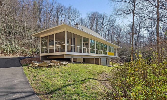 Fairview House | Stunning Private Modern Retreat