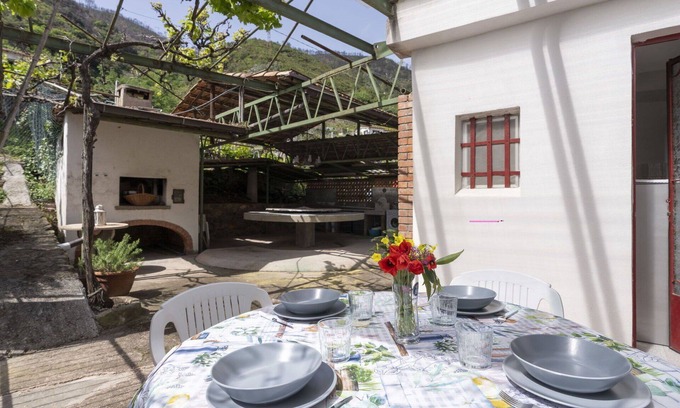 Taggia House | Stunning private villa with WIFI, TV, terrace, pets allowed, panoramic view and parking