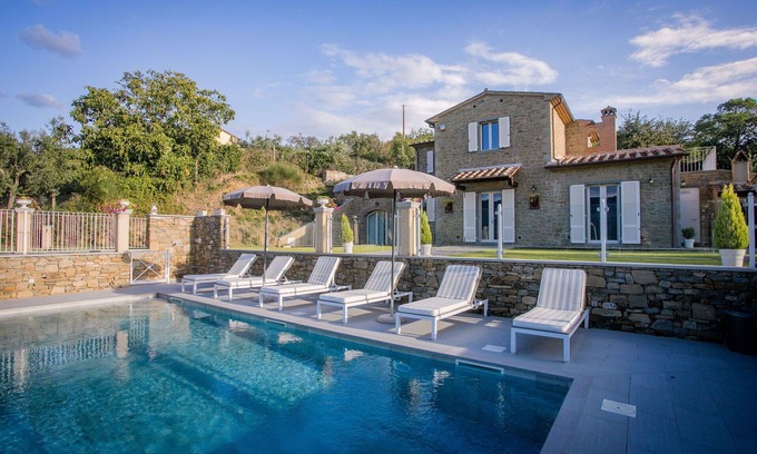 Cortona Villa | Stunning private villa with WIFI, A/C, private pool, TV, terrace, panoramic view, close to Cortona