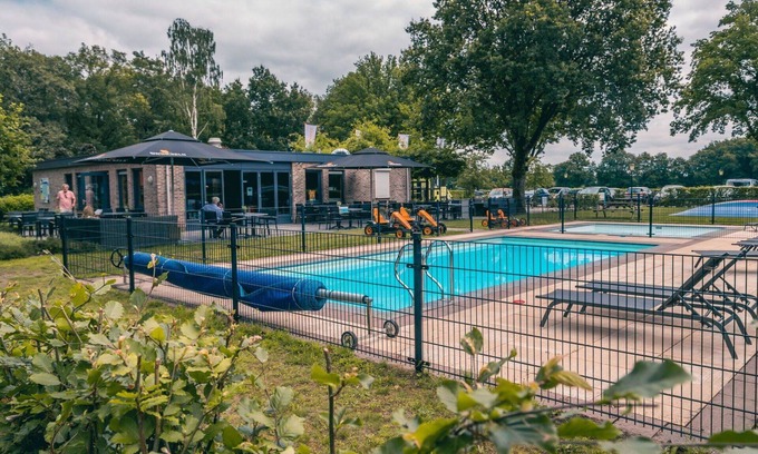 IJhorst House | Stunning private villa for 6 people with WIFI, pool, TV and terrace