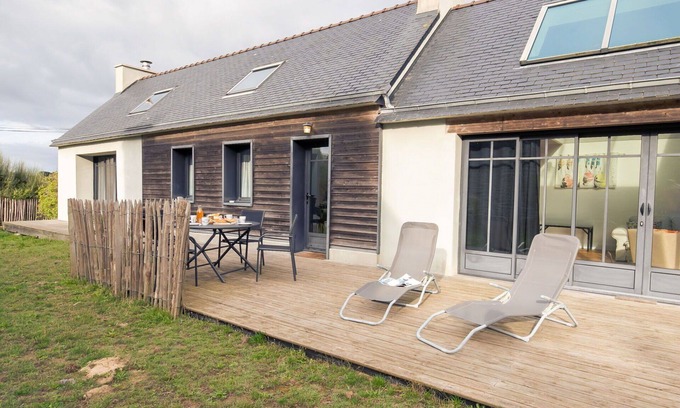 Kerlouet House | Stunning private villa for 5 people with WIFI, TV and terrace
