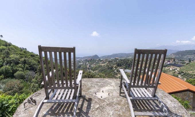 Vallebona House | Stunning private villa for 2 people with WIFI, terrace, pets allowed, panoramic view and parking