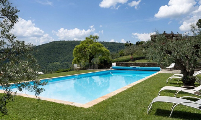 Subbiano Villa | Stunning private villa with hot tub, WIFI, A/C, private pool, TV and terrace, close to Arezzo