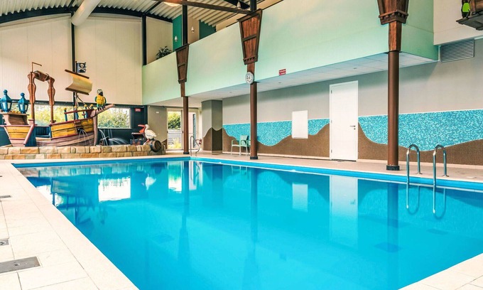 Willemsdorp House | Stunning private villa for 6 people with pool, WIFI, TV, terrace and parking