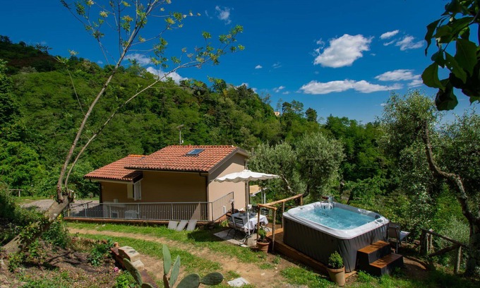 Macchino House | Stunning private villa with hot tub, private pool, WIFI, TV, patio, pets allowed and parking