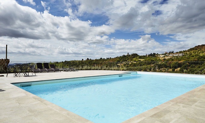 Capolona Villa | Stunning private villa with private pool, WIFI, TV, pets allowed and parking, close to Arezzo