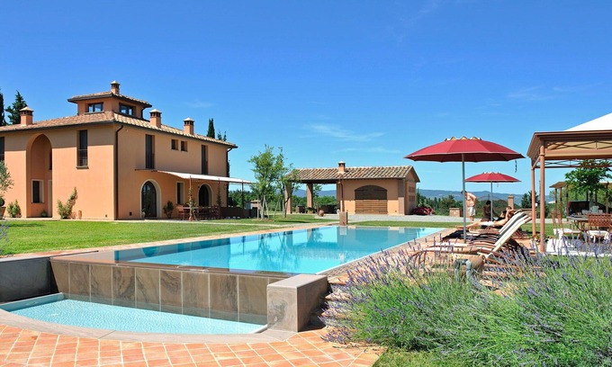 Peccioli Villa | Stunning private villa for 8 people with private pool, WIFI, A/C, TV, pets allowed and parking