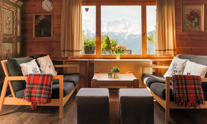 Verbier House | Stunning private villa for 6 guests with WIFI, TV, terrace and parking