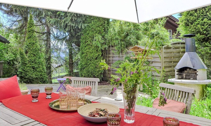 Schoenried House | Stunning private villa for 12 people with WIFI, TV, patio, pets allowed, panoramic view and park.