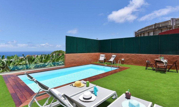 Arucas House | Stunning private villa for 6 people with private pool and TV