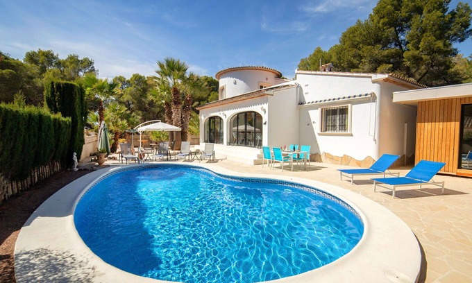 Urbanitzacio la Fustera Villa | Stunning private villa for 12 guests with WIFI, A/C, private pool, TV and patio
