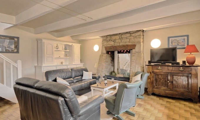 Belz House | Stunning private villa for 7 people with WIFI, TV, terrace and parking