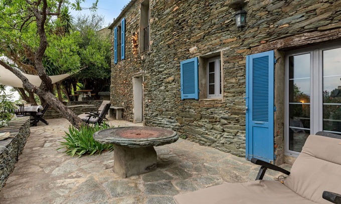 Nonza House | Stunning private villa for 6 people with A/C, WIFI, TV, terrace and pets allowed