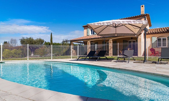 Carces House | Stunning private villa for 8 guests with A/C, WIFI, private pool, TV and terrace