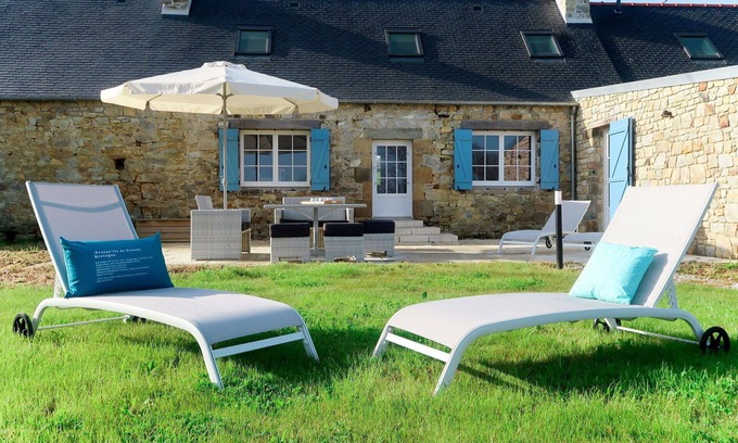 Camaret-sur-Mer House | Stunning private villa for 8 guests with WIFI, TV, terrace and pets allowed