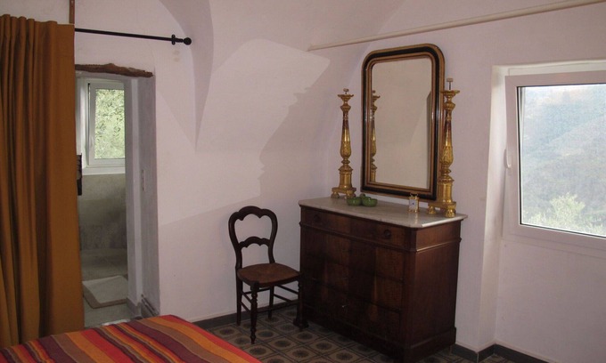 Airole Villa | Stunning private villa for 2 guests with WIFI, patio, pets allowed and parking