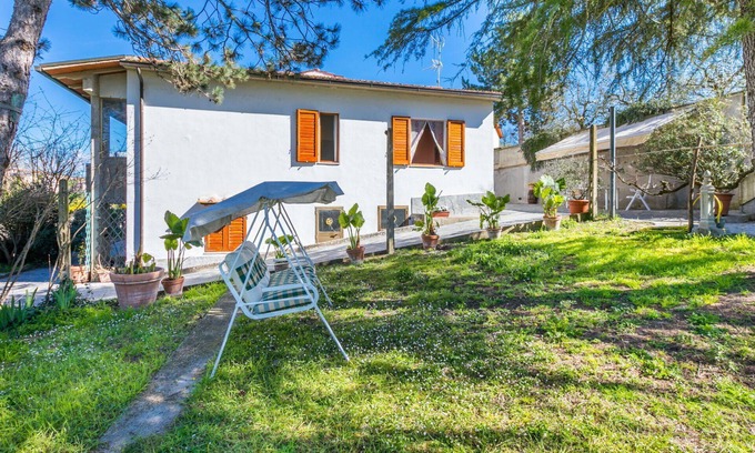 Bucine House | Stunning private villa for 4 guests with WIFI, patio, pets allowed and parking