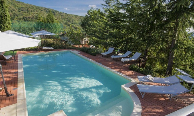 San Momme Villa | Stunning private villa for 10 guests with WIFI, private pool, TV and parking