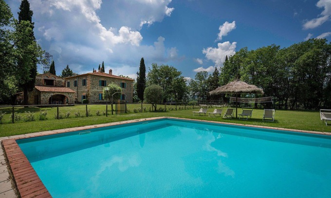 Bucine Villa | Stunning private villa with private pool, A/C, WIFI, patio, pets allowed, panoramic view and par.