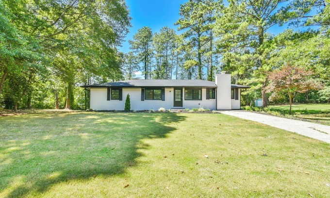Addison Heights House | Stunning Renovated Home Near Battery Park and City
