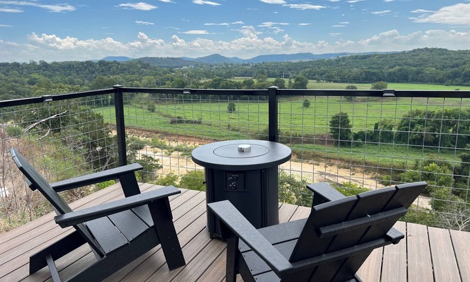 King's River Township Apartment | Stunning River View Shipping Container near Eureka Springs