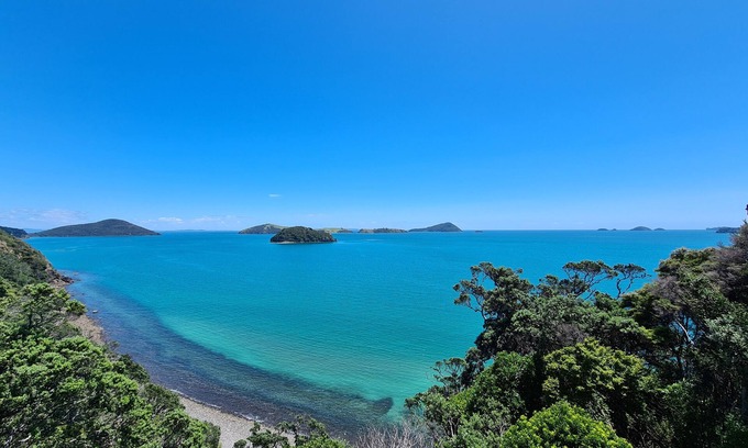 Coromandel House | Stunning Sea/Island Views - Wi-Fi, 86" Smart TV/Netflix/Apps. Weber BBQ E-Bikes