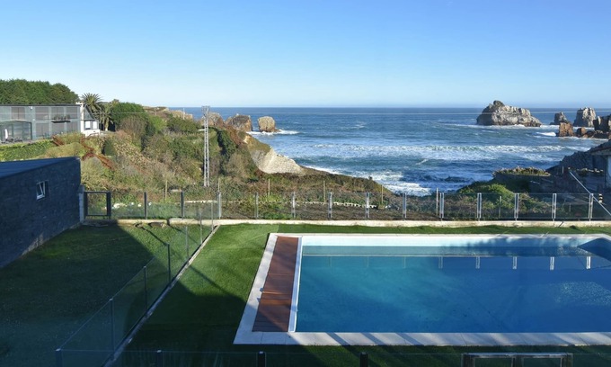 Liencres Villa | Stunning seaside villa with swimming pool
