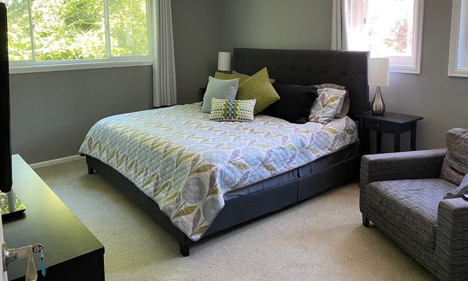Lawton Park Condo | Stunning Seattle at Its Best