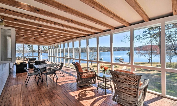 Seneca House | Stunning Seneca Home w/Lake Keowee Access!