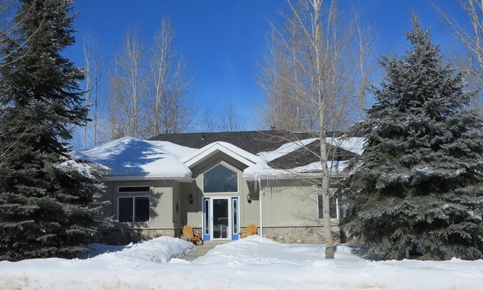 Willow Bend East House | Stunning single family home, 2 minutes to Canyons Village, 3 bedroo 2 bath