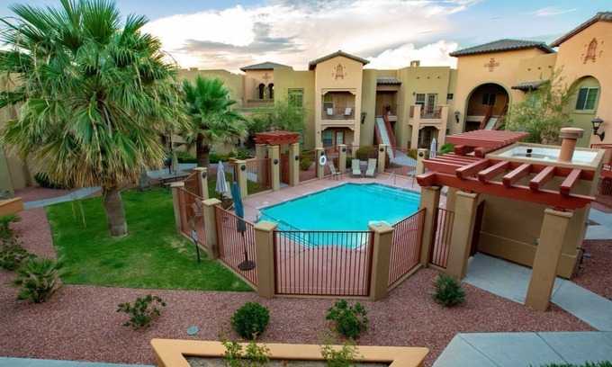 Mesilla Apartment | Stunning Southern Luxury Condo 2-125