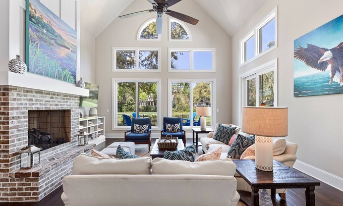 Vanderhorst Plantation House | Stunning, spacious renovation in the heart of Kiawah