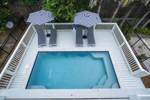 Santa Rosa Beach House | Stunning Stayin' Sandy-Private POOL & Walk to Beach!